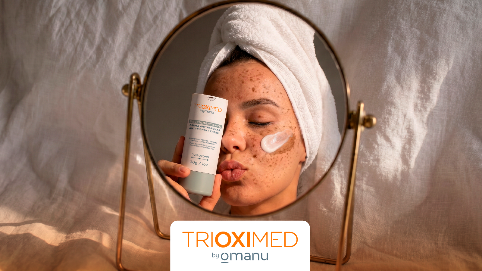 Crema despigmentante Trioximed para manchas en la piel y melasma en rutina de skincare dermatológico.