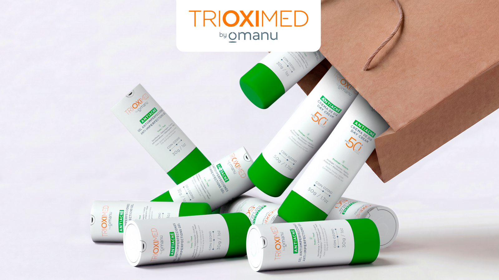 Crema antiacné Trioximed con ozono dermatológico y FPS 50 en presentación lifestyle para rutina de skincare facial.
