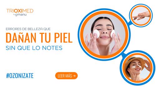 Mujer realizando limpieza facial y cuidado de la piel.